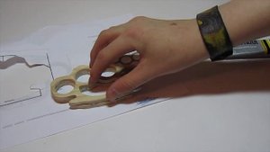 Как сделать кастет  из дерева своими руками?