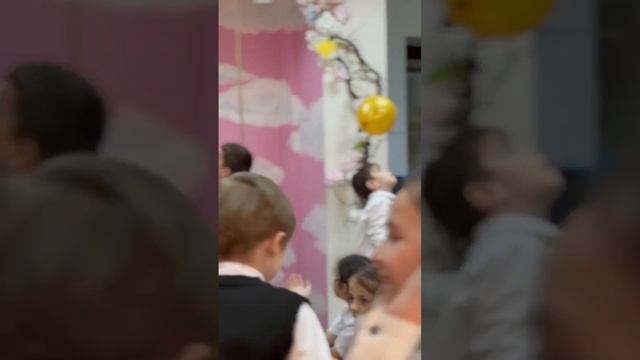 «В нашем саду листопад» смотреть онлайн