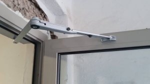 Доводчик Geze  с фиксацией открытого положения на этажах нашего дома