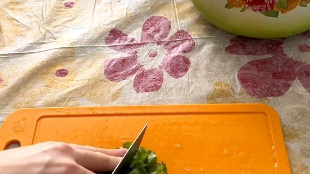 Дамский салат с ананасом!Салат который пальчики оближешь #қазақшарецепт #салатсананасом #saladrecip