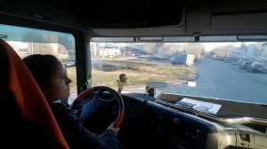 Чуть не сбила пешехода