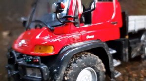 MERCEDES BENZ UNIMOG U400 - 1:24 SCALE DIECAST TRUCK