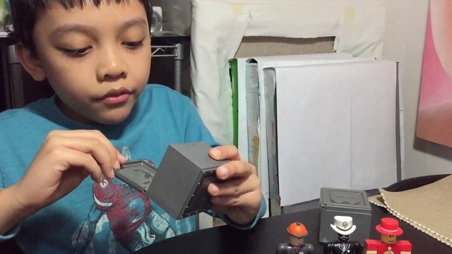 Roblox mystery figures смотреть онлайн