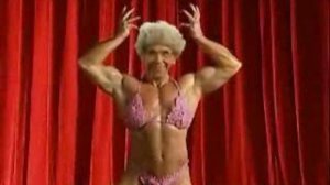 Бабушка-бодибилдер