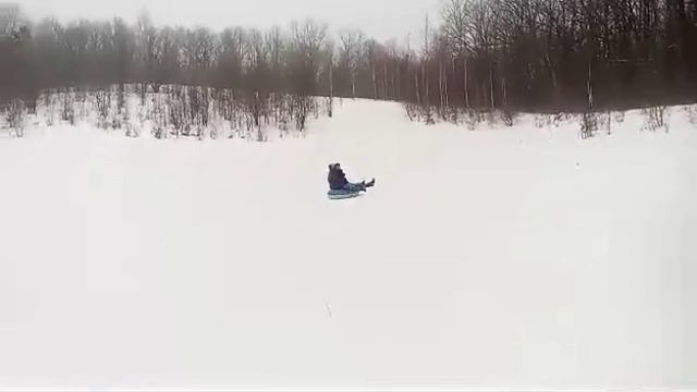 Надувные санки (ватрушка) смотреть онлайн