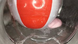 Experiment - Beach Ball with Piggy - in a Washing Machine