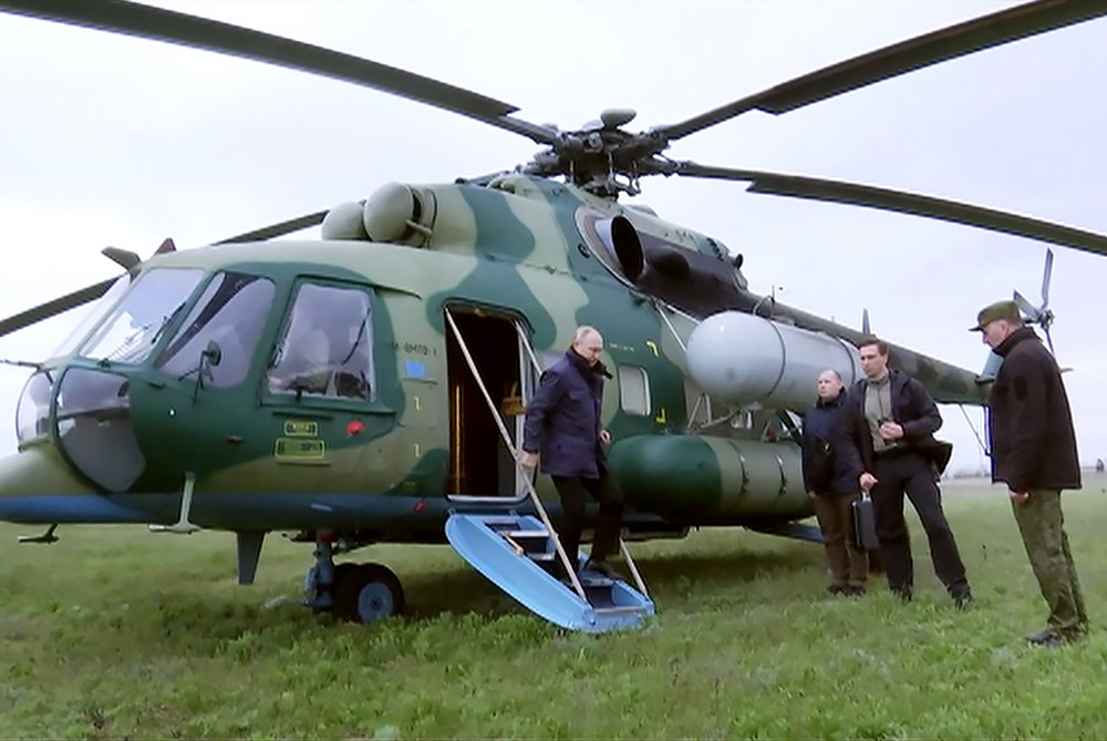 Путин сделал ценный подарок военным во время посещения штаба "Днепр" / События на ТВЦ