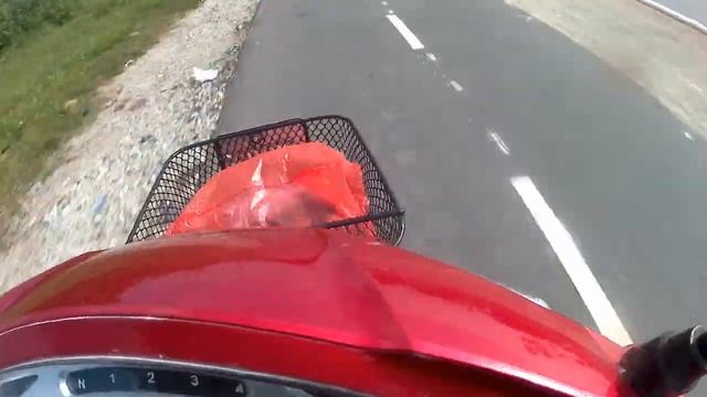 Maxing out my ZS190 swapped moped on the highway смотреть онлайн