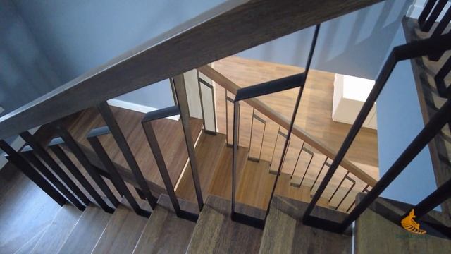 Бетонная лестница с двойным каркасом и металлическими ограждениями смотреть онлайн