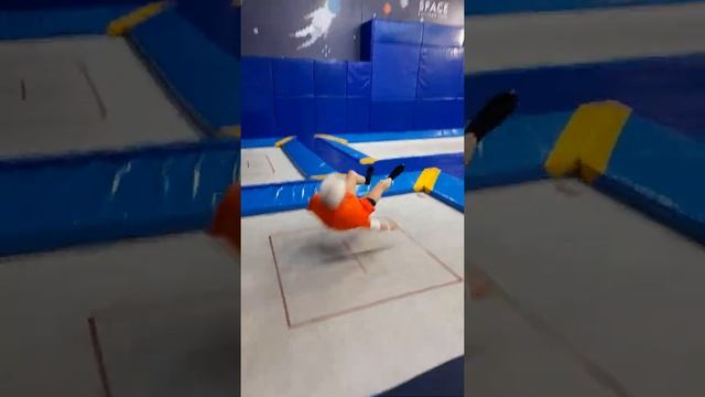 Живот - спина - живот - спина - кувырок - встать. смотреть онлайн