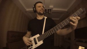 Bass groove in C Steinberger Spirit XT-25