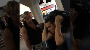 Александр Курицын (Невский) что-то качает