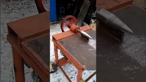 Дровокол с бензиновым двигателем