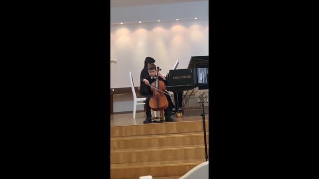 Семён Аветисян, 7 лет Л.В. Бетховен "Контрданс" G-du смотреть онлайн