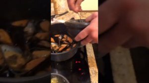 ПАСТА С МИДИЯМИ & МИДИИ В СОУСЕ ГОРГОНЗОЛА ЗА 10 МИН | Рецепт от ресторана КВАРТИРА 8 | АНТОН РАШБА