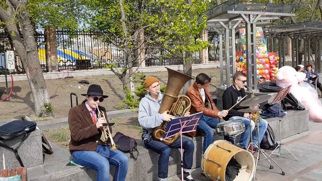Уличные музыканты Владивостока - джазовый jam session