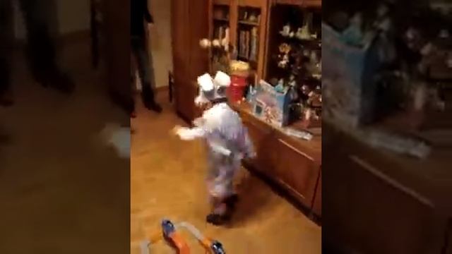 Танец Деда Мороза. Позитив. смотреть онлайн