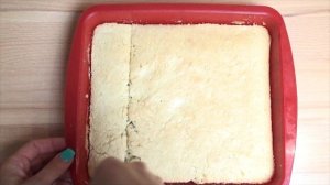 Пирожное Ламингтон - бисквит в шоколаде и кокосовой стружке!