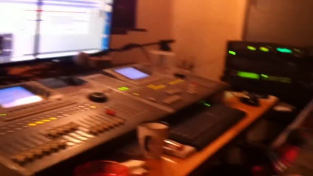 Белый Макс - На студии смотреть онлайн