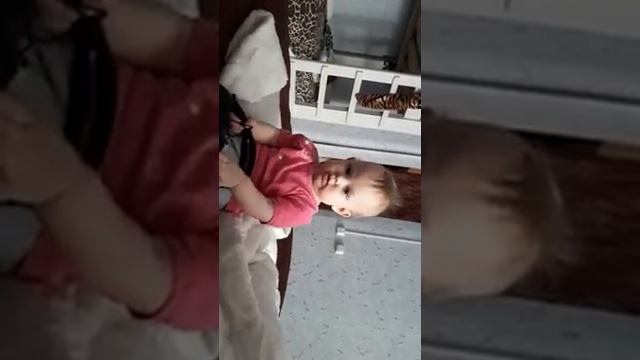 Детские чувства. Наушники и Соня. смотреть онлайн