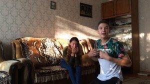 ПРАНК НАД ДЕВУШКОЙ! УДАРИЛО ТОКОМ! PRANK! ★