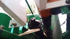 Детальный обзор комбайна для уборки кукурузы мотоблоком. mini corn harvester