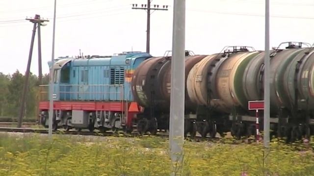 Тепловозы ЧМЭ3-5967 и ЧМЭ3-3946 в Маарду / ČME3-5967 & 3946 at Maardu station смотреть онлайн