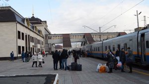 Поезд 705 Алматы - Петропавловск на станции Петропавловск