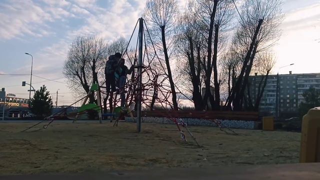 недалеко от дома