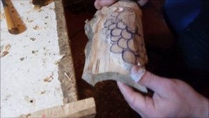 Виноград на горбыле. Резьба по дереву - Wood carving - Grapes.