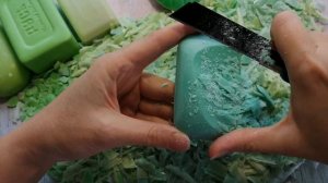 Резка сухого зелёного мыла