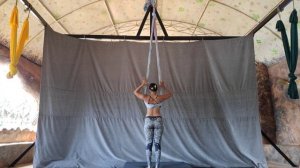 Aerial yoga tutorial : Single pigeon to boat pose