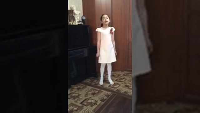 Даминбаева Аделина - "9 Мая" Музыка и слова Ю. Привалова смотреть онлайн