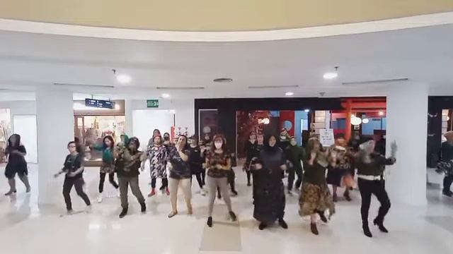 Fun in the Sun Line Dance | Chor. Bob Francis | Demo by Fuchsia Class смотреть онлайн