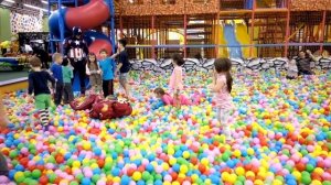 Fly kids игра шариками в сухом бассейне