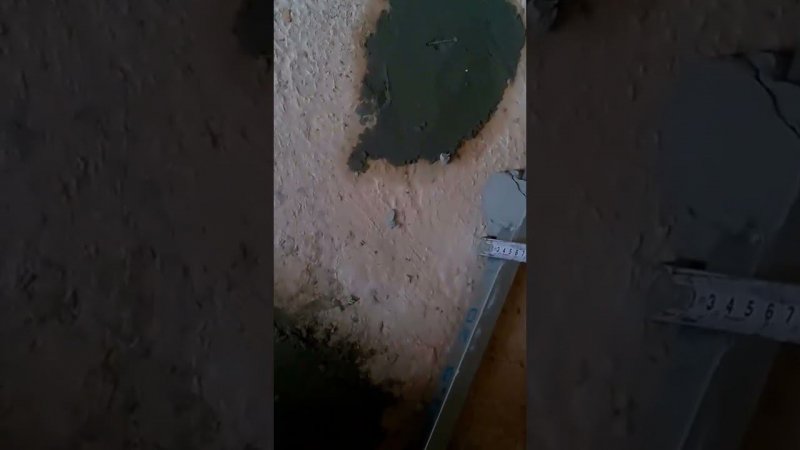 Как выставить маяки для стяжки пола