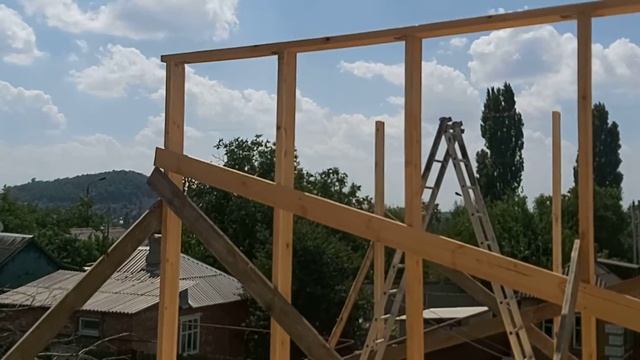 Мансардная ломаная крыша и деревянное перекрытие ,нюансы и ответы  .