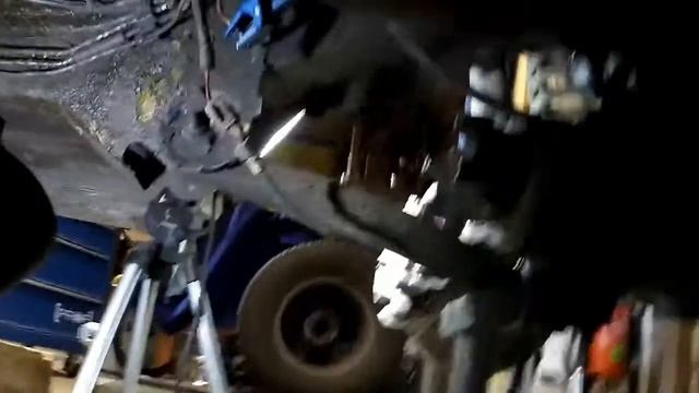 Jeep Cherokee WJ - replacing the front brake tube - замена передней тормозной трубки смотреть онлайн