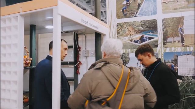 Подъемник для спуска и поднятия грузов из погреба дома, дачи и коттеджа, кухни кафе или ресторана.