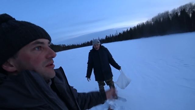 Рыбалка!!!Такого Улова Мы не Ожидали!Ловим Щуку!Живём в Лесной Избе! смотреть онлайн