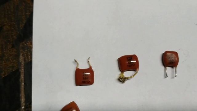 Виды и маркировки рыжих КМ конденсаторов смотреть онлайн