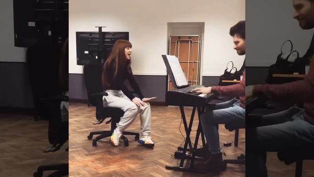 Nicola Roberts City of Angels rehearsal warm-up смотреть онлайн