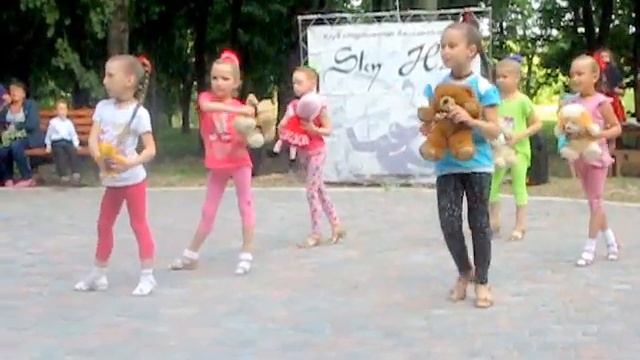 Алиночка танец с игрушками 6 лет на день детей смотреть онлайн