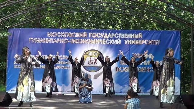 МОЛИТВА СТАРОГО МОНАХА - творческий коллектив неслышащих детей "Шаг к мечте"