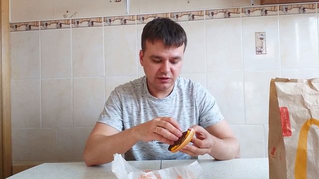 Чизбургер из McDonalds (Обзор)