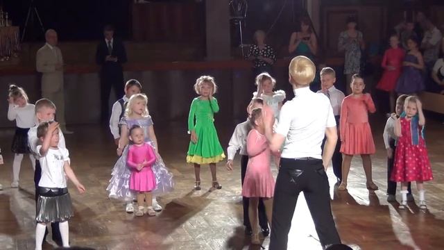 Танцуют Дети Первые шаги смотреть онлайн