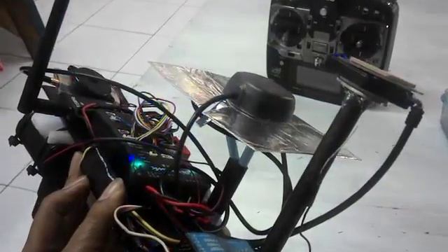 Pixhawk + Emlid Reach modul test bed смотреть онлайн