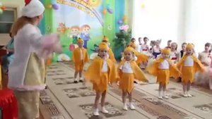 Танец малышей на Выпускном "Цыплята"