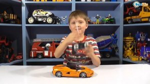 ✔ Машинки для детей. Гоночная машина Феррари. Видео для мальчиков. Игорек открывает новую игрушку ✔