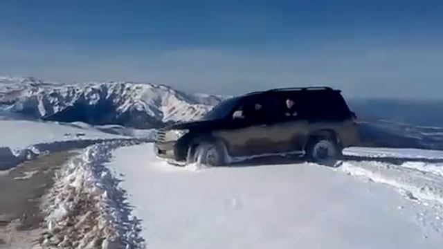 Тайота и Нива смотреть онлайн